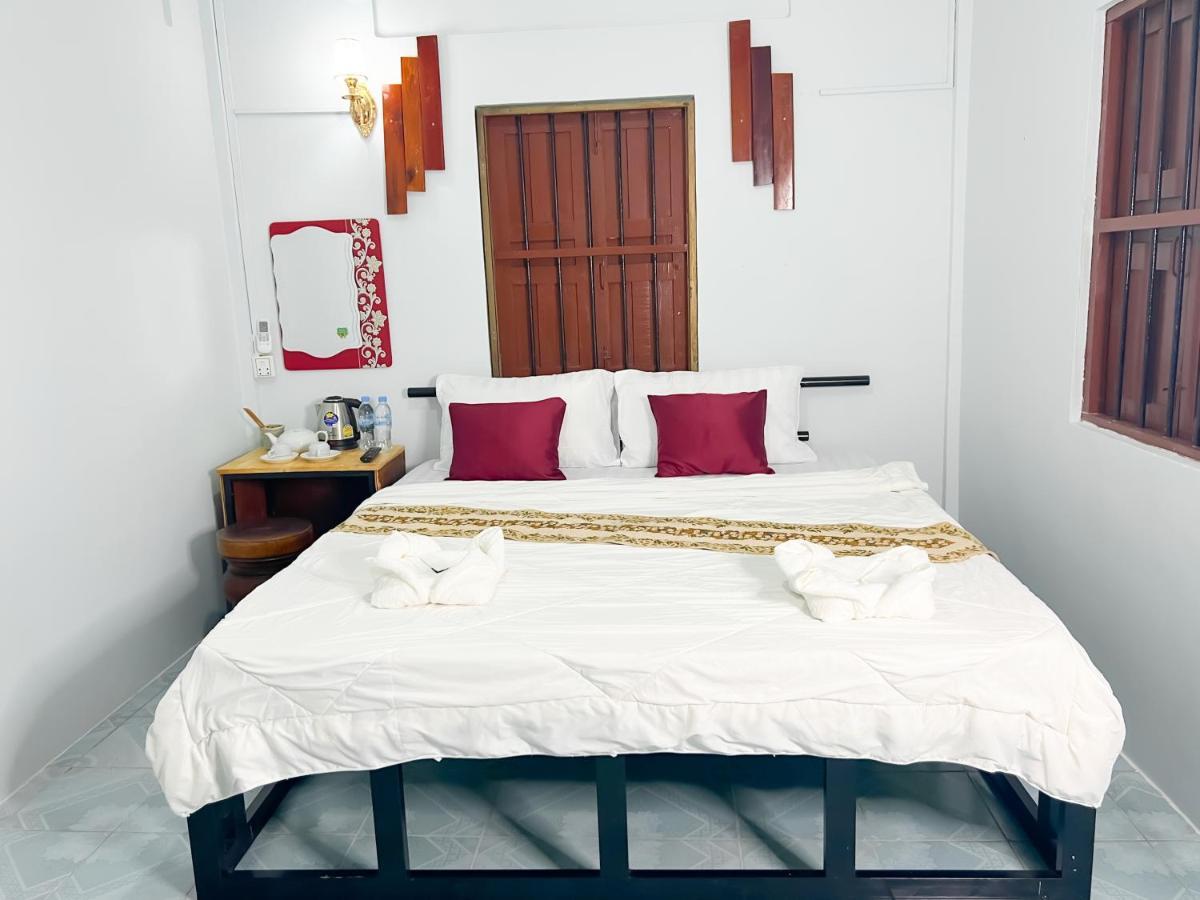 Lotus Blanc Homestay Баттамбанг Экстерьер фото