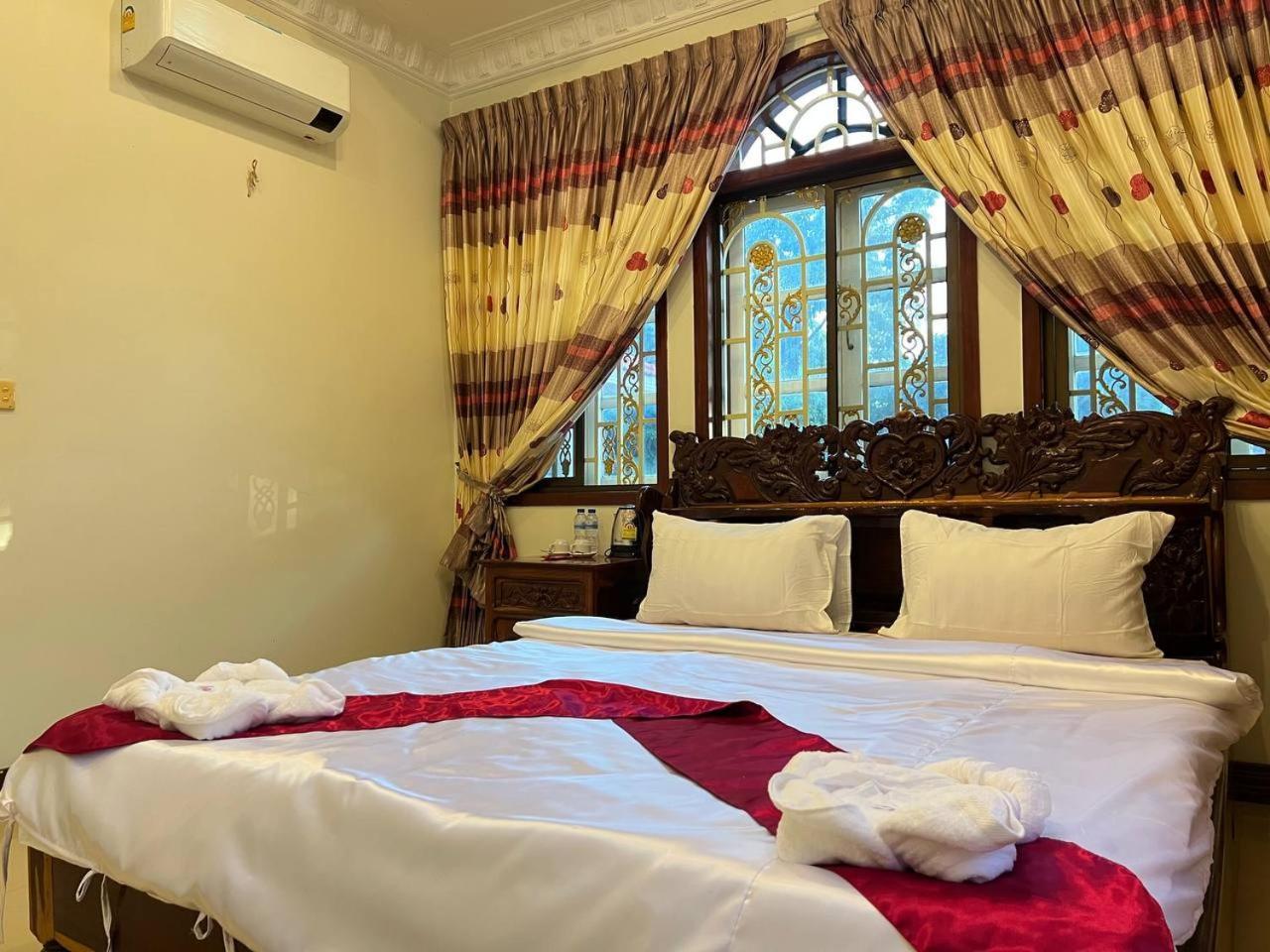 Lotus Blanc Homestay Баттамбанг Экстерьер фото